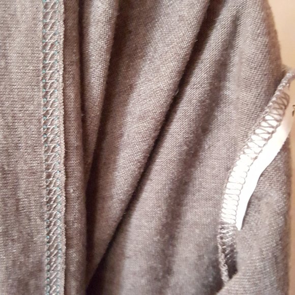 2/$20 Zumba Grey V-neck Shirt XS - Picture 9 of 12